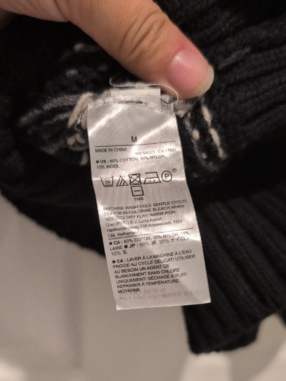 Banana Republic Black and Gray Fair Isle Crewneck Sweater - Picture 4 of 6